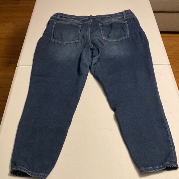 Maurice’s 20w - Picture 3 of 4